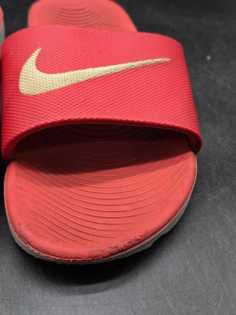 Nike Sandals Shoes Youth Size 5Y Red Slide 819352-600 Casual Comfort Damage